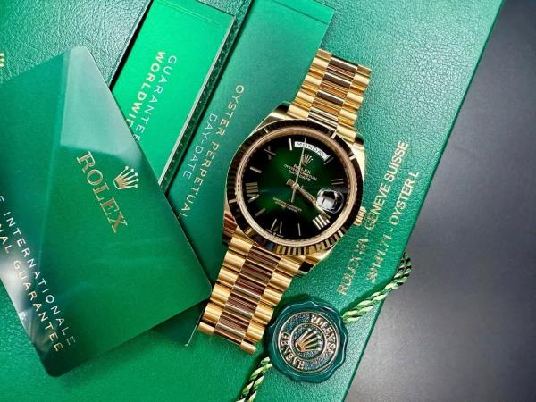 RoLe_X Day Date Roman Number Dial Golden Green