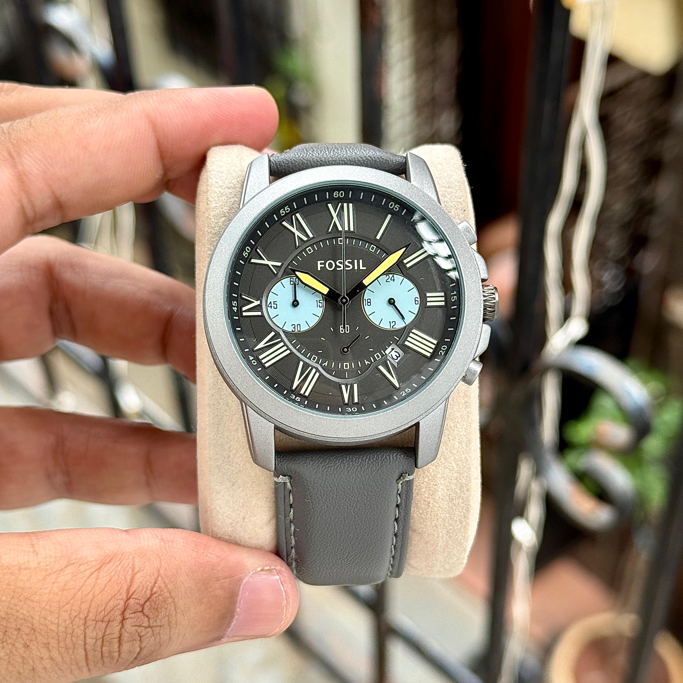 Fossiil Minimalist Chronograph Leather Watch